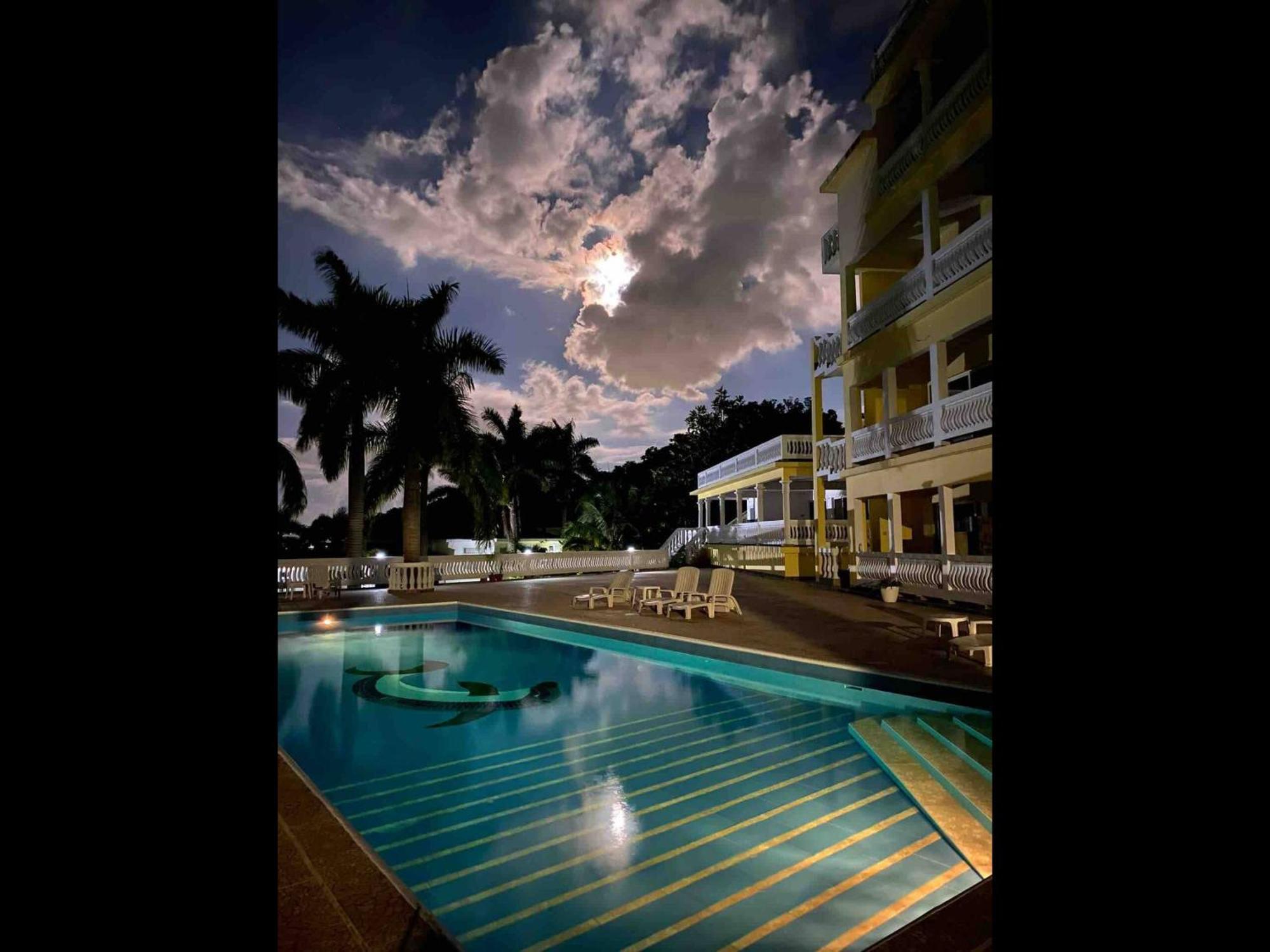 מונטגו ביי Spring Garden Mobay Resort מראה חיצוני תמונה